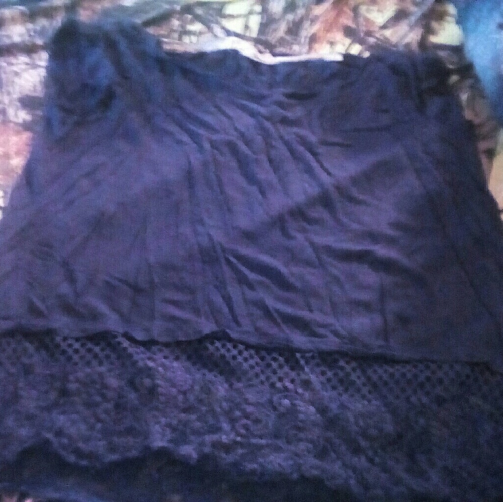 T-shirt that flares at the bottom